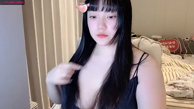 Snapshot of qiqi-666 chatting on February 24, 1:10 pm qiqi-666 online show from February 24, 1:10 pm