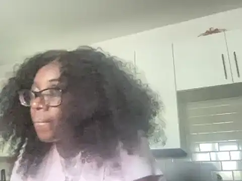 Snapshot of AveryJ99 chatting on March 20, 6:31 pm AveryJ99 online show from March 20, 6:31 pm