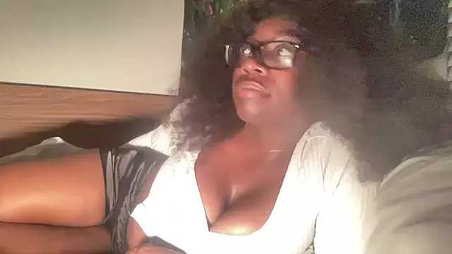 Snapshot of AveryJ99 chatting on March 22, 1:00 am AveryJ99 online show from March 22, 1:00 am