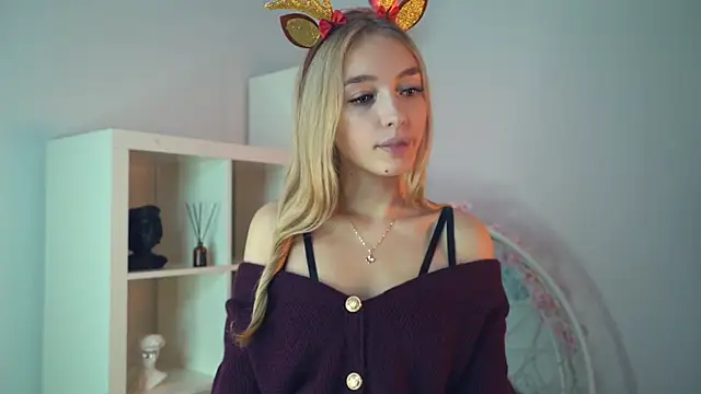 FlairCunard online show from December 18, 8:57 pm