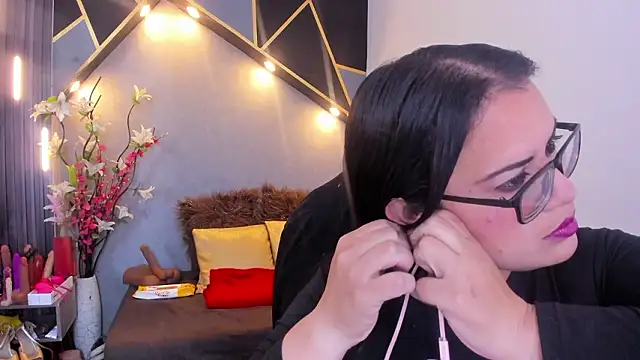 brigittemiller online show from February 20, 1:24 am