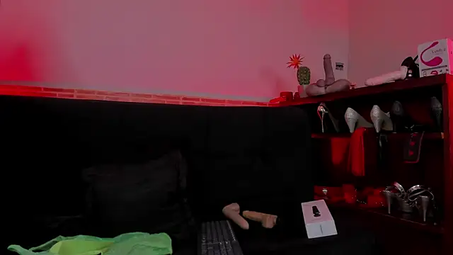 lilith-deveraux online show from March 10, 1:21 pm