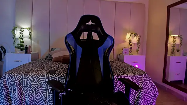 dayanne07 online show from December 22, 1:46 am