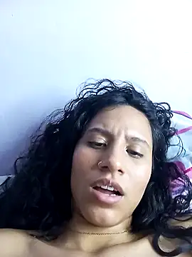 Snapshot of Karii-R chatting on December 15, 6:51 am Karii-R online show from December 15, 6:51 am