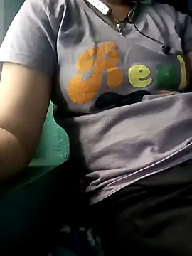 Snapshot of gunjan22 chatting on December 15, 5:56 am gunjan22 online show from December 15, 5:56 am