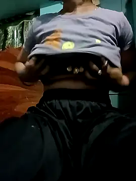 Snapshot of gunjan22 chatting on December 29, 2:52 pm gunjan22 online show from December 29, 2:52 pm