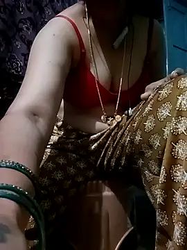 Snapshot of gunjan22 chatting on December 31, 6:24 pm gunjan22 online show from December 31, 6:24 pm