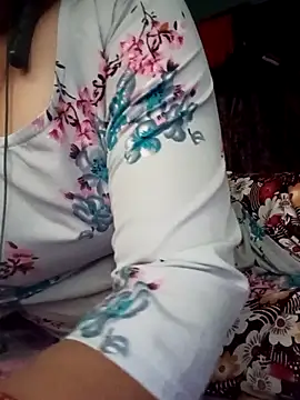 Snapshot of gunjan22 chatting on September 12, 6:02 am gunjan22 online show from September 12, 6:02 am