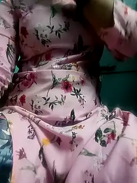 Snapshot of gunjan22 chatting on October 27, 9:24 am gunjan22 online show from October 27, 9:24 am