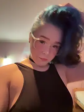 MaddisonHaas online show from February 9, 10:32 pm