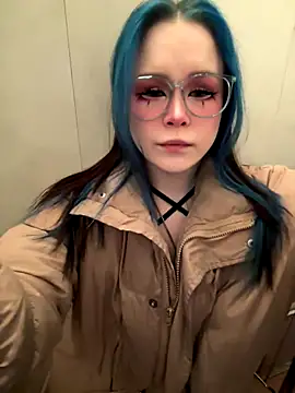 MaddisonHaas online show from December 15, 12:15 am