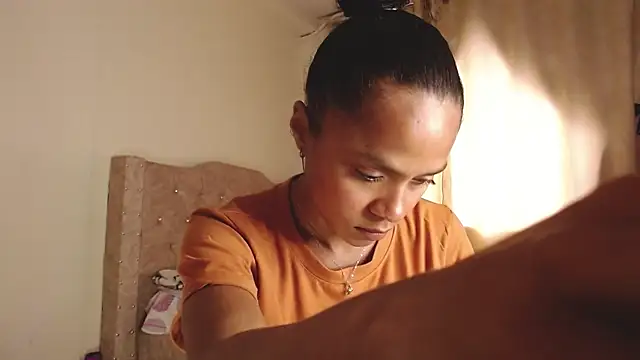 Samary thomas online show from December 7, 9:33 pm