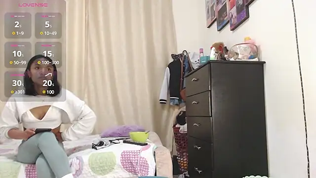 Samary thomas online show from December 18, 12:43 am