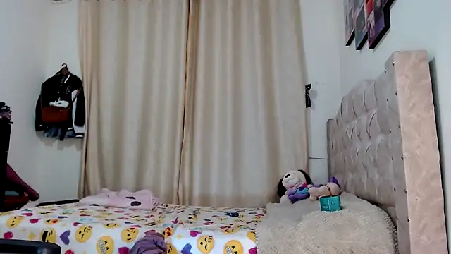 Samary thomas online show from February 12, 1:30 am