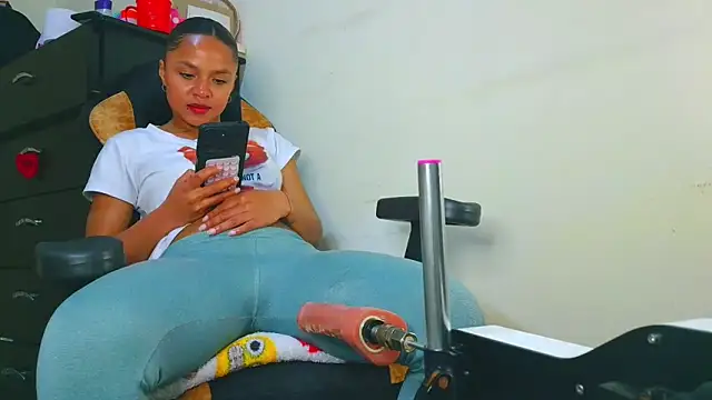 Samary thomas online show from March 26, 3:12 am