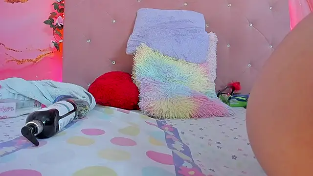 Snapshot of Taylor__cooper chatting on February 12, 12:58 am Taylor cooper online show from February 12, 12:58 am