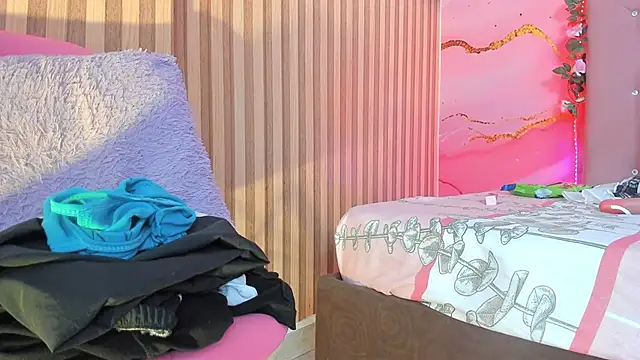 Snapshot of Taylor__cooper chatting on February 17, 9:52 pm Taylor cooper online show from February 17, 9:52 pm