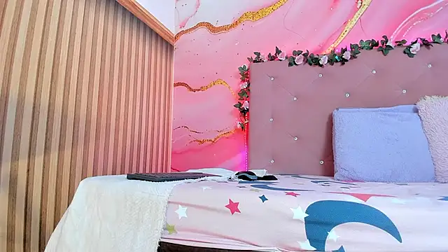 Snapshot of Taylor__cooper chatting on February 18, 6:58 pm Taylor cooper online show from February 18, 6:58 pm