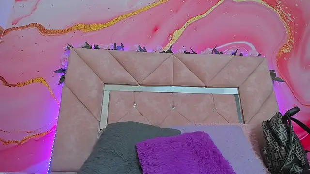 Snapshot of Taylor__cooper chatting on November 19, 6:30 pm Taylor cooper online show from November 19, 6:30 pm