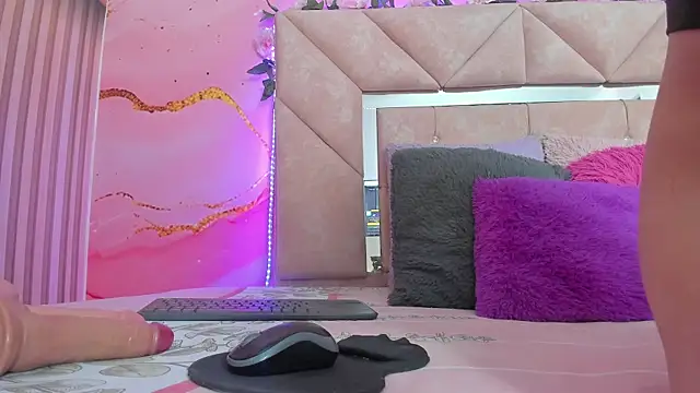 Snapshot of Taylor__cooper chatting on November 26, 6:53 pm Taylor cooper online show from November 26, 6:53 pm