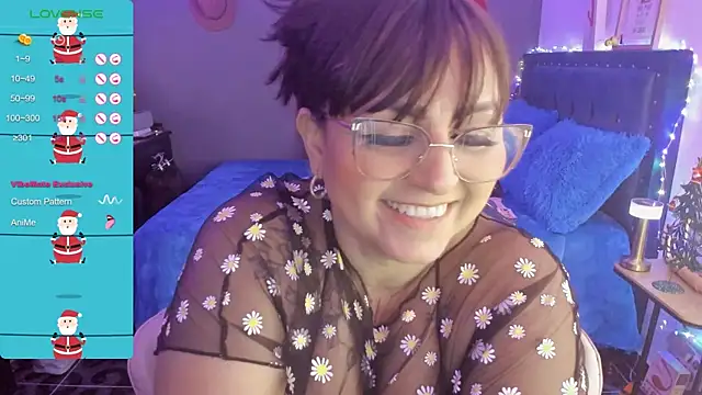 Snapshot of Ivonnee__ chatting on December 13, 6:10 am Ivonnee online show from December 13, 6:10 am