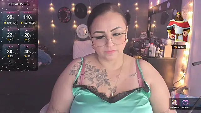 Snapshot of Ivonnee__ chatting on February 18, 7:10 am Ivonnee online show from February 18, 7:10 am