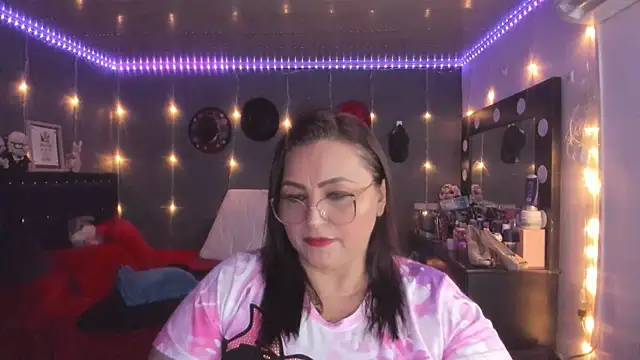 Snapshot of Ivonnee__ chatting on March 7, 3:29 am Ivonnee online show from March 7, 3:29 am