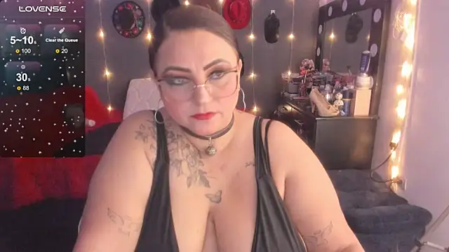 Snapshot of Ivonnee__ chatting on March 14, 1:48 am Ivonnee online show from March 14, 1:48 am