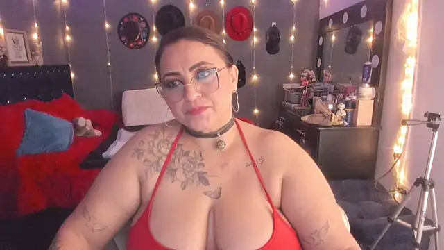 Snapshot of Ivonnee__ chatting on March 14, 7:59 am Ivonnee online show from March 14, 7:59 am