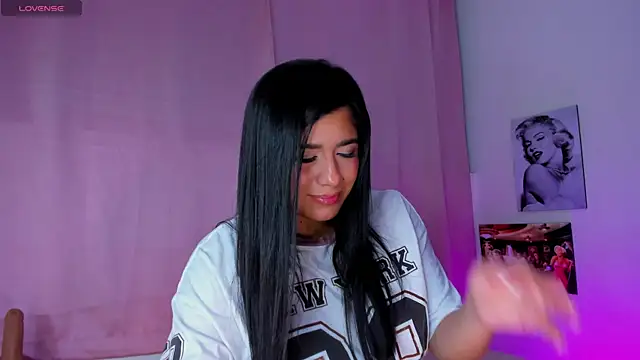 tellmebri online show from April 29, 11:55 pm