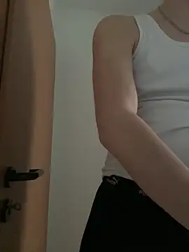 Snapshot of kevin344112 chatting on March 1, 12:12 pm kevin344112 online show from March 1, 12:12 pm