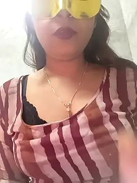 Shanaya Hotty online show from December 7, 6:37 pm