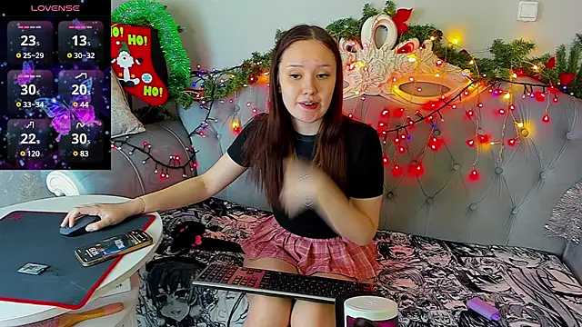 Snapshot of MiriaamWhite chatting on December 31, 9:21 am MiriaamWhite online show from December 31, 9:21 am