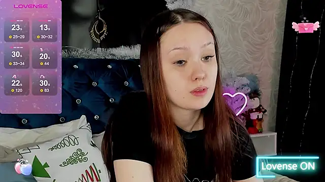 Snapshot of MiriaamWhite chatting on January 25, 2:03 pm MiriaamWhite online show from January 25, 2:03 pm