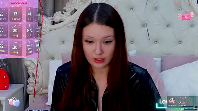 Snapshot of MiriaamWhite chatting on February 28, 2:31 pm MiriaamWhite online show from February 28, 2:31 pm