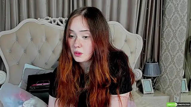Snapshot of MiriaamWhite chatting on September 13, 9:42 am MiriaamWhite online show from September 13, 9:42 am