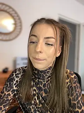 Mia Ethan online show from October 22, 8:03 am