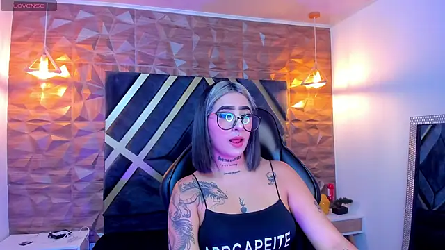 Alahia Dangelo online show from October 7, 11:40 am