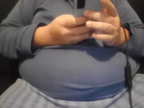 Snapshot of DBento0702 chatting on January 25, 8:10 am DBento0702 online show from January 25, 8:10 am