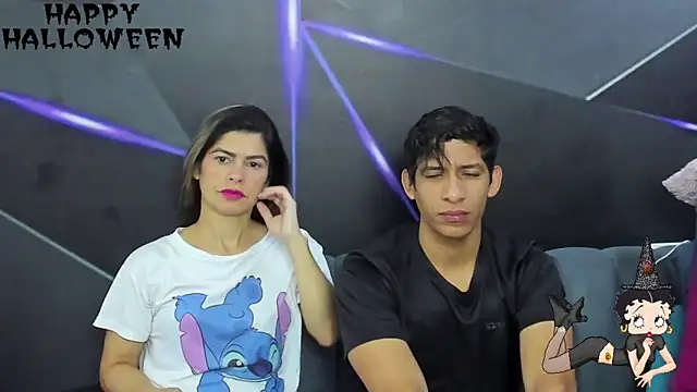 Snapshot of playsgirlhot chatting on November 1, 11:23 am playsgirlhot online show from November 1, 11:23 am