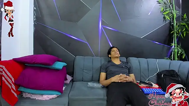 Snapshot of playsgirlhot chatting on November 12, 11:14 pm playsgirlhot online show from November 12, 11:14 pm