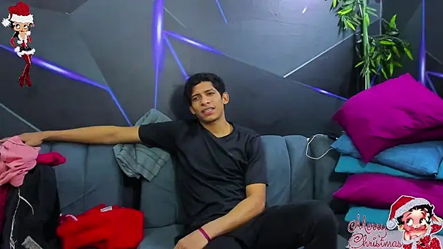 Snapshot of playsgirlhot chatting on November 16, 11:32 pm playsgirlhot online show from November 16, 11:32 pm