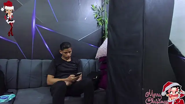 Snapshot of playsgirlhot chatting on November 29, 11:41 pm playsgirlhot online show from November 29, 11:41 pm