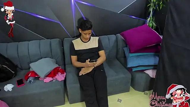 Snapshot of playsgirlhot chatting on December 1, 11:15 am playsgirlhot online show from December 1, 11:15 am