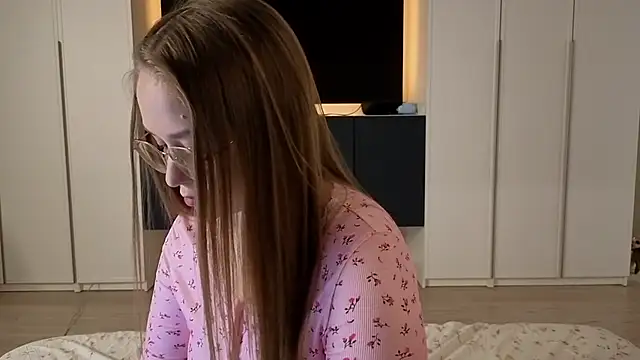 endlesssoffi online show from November 2, 8:22 pm