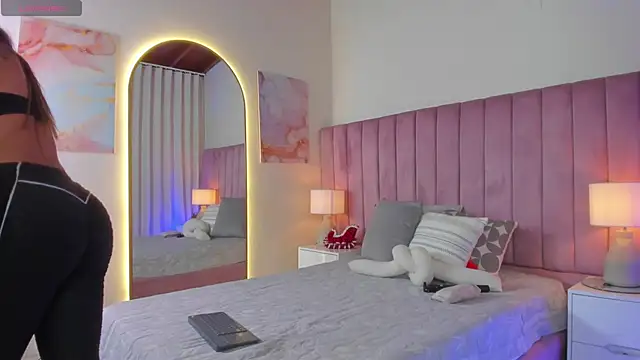 Aleja arango1 online show from November 24, 10:53 pm