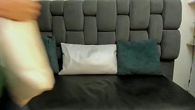 Snapshot of Yef_Thin chatting on March 6, 10:52 am Yef Thin online show from March 6, 10:52 am