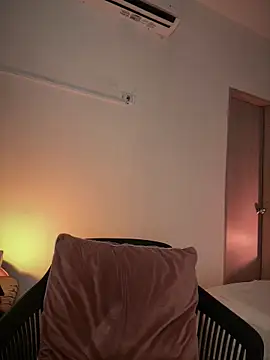 Pink Jazmin online show from March 12, 12:50 am