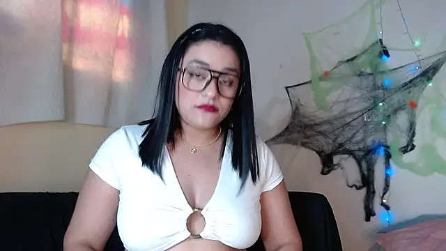 maraa lee online show from October 25, 8:03 pm