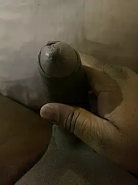 Snapshot of Sexiiiiii97_ chatting on December 16, 11:01 am Sexiiiiii97 online show from December 16, 11:01 am